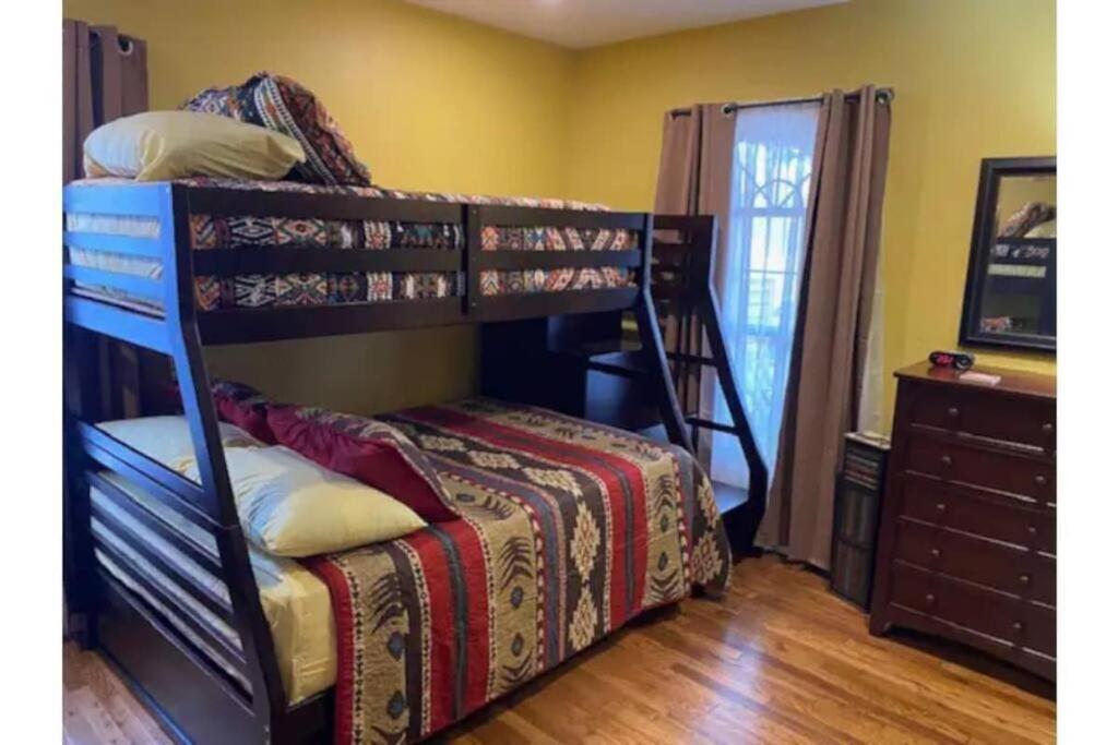 Stockyards!-1 Block Away ! Cowboy Cottage Sleeps 9 Fort Worth Exteriör bild